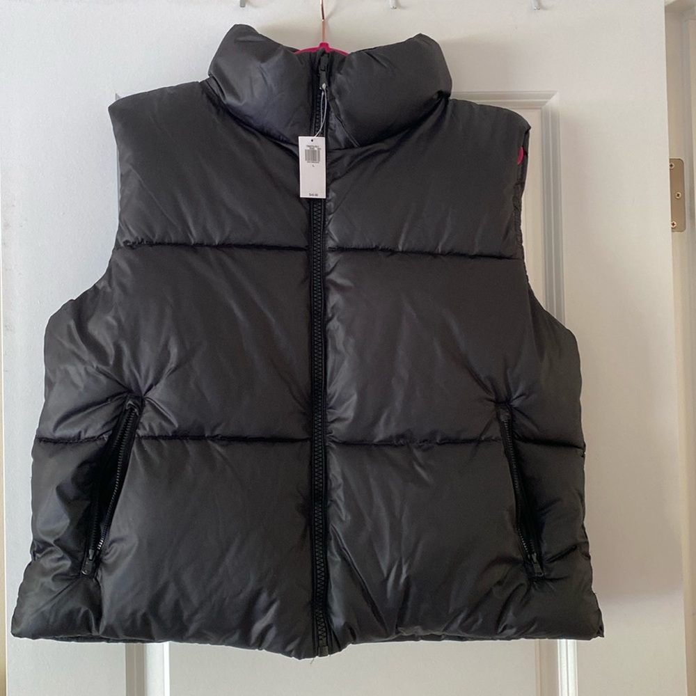 Black Old Navy puffer vest